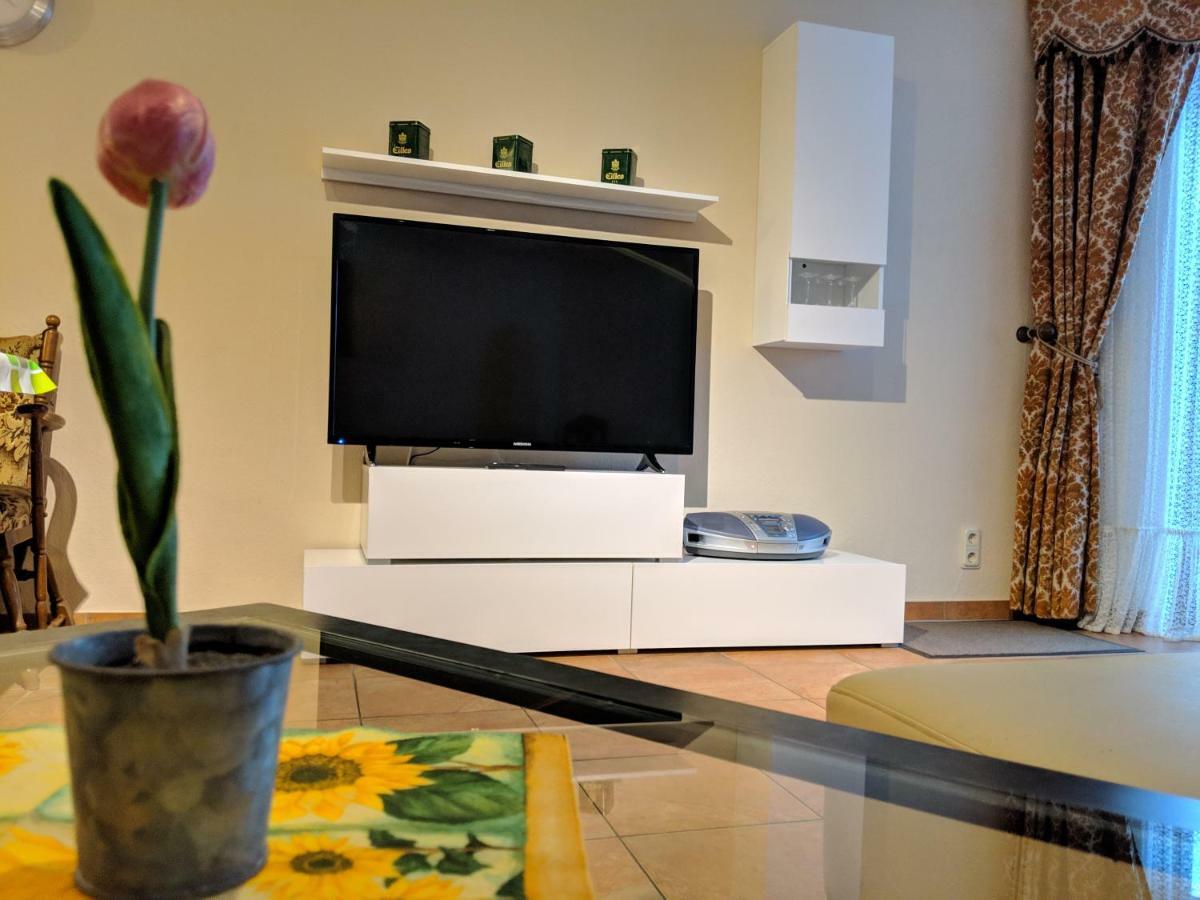 Ferienwohnung Mit Terrasse Grimma Bagian luar foto